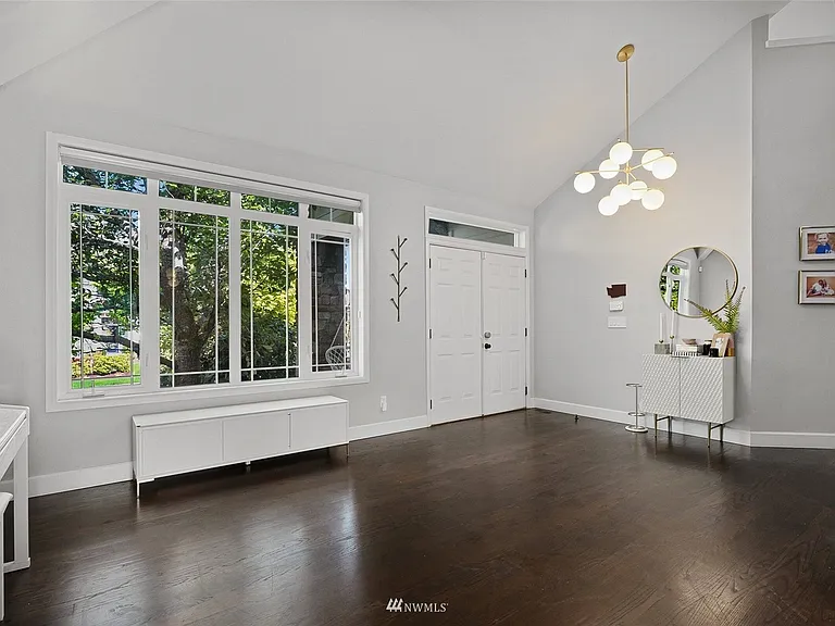 925 271st Ave SE — Photo 17