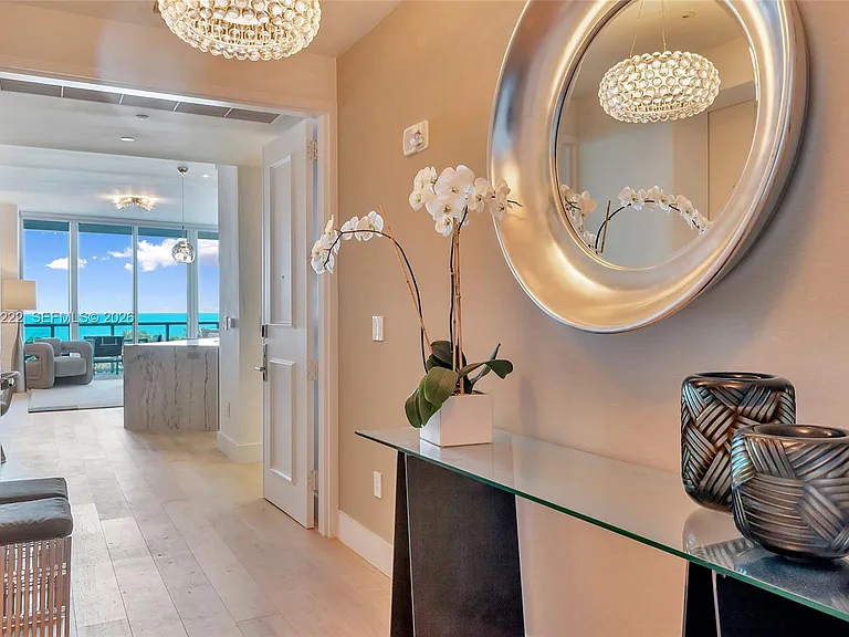 100 S Pointe Dr #708 — Photo 22