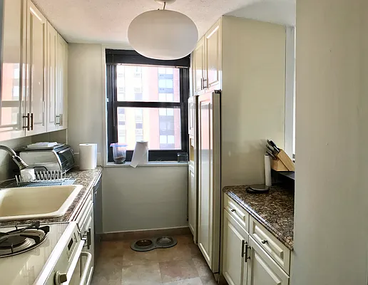 Rented by Corcoran | media 11