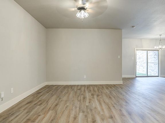 4th image of 2528 137th St