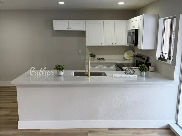 2556 Paradise Village Way, Las Vegas, NV 89120