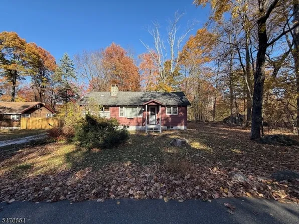 128 E Lakeside Dr, Vernon Twp., NJ 07422