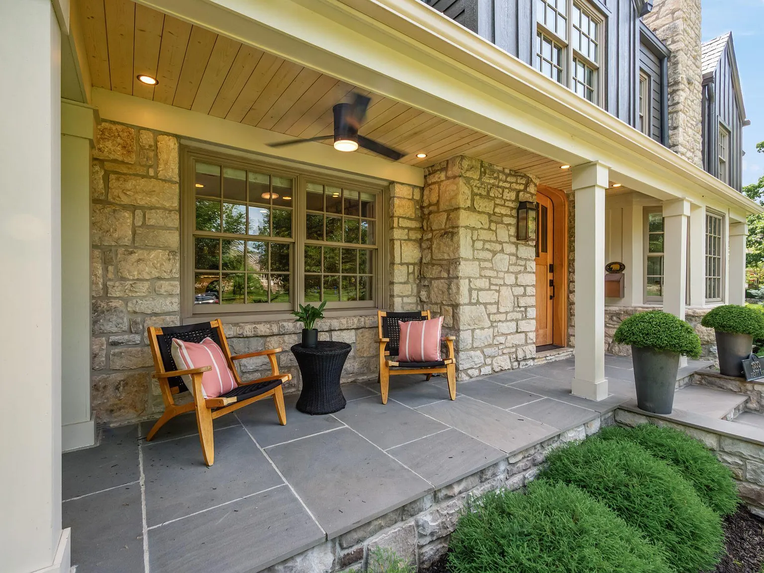 4 bed, 5.0 bath, 3500 sqft, $10,000 — Photo 3