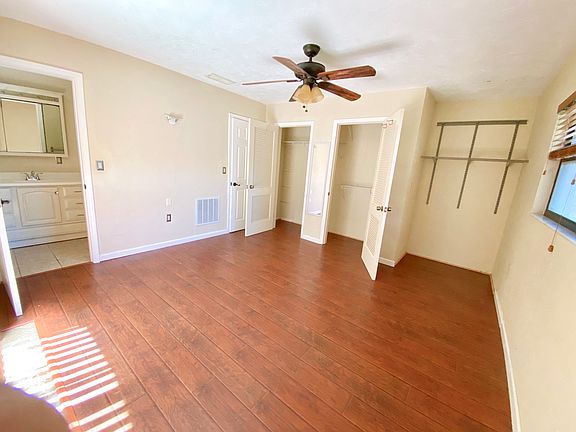 3rd image of 2340 Roselawn Cir
