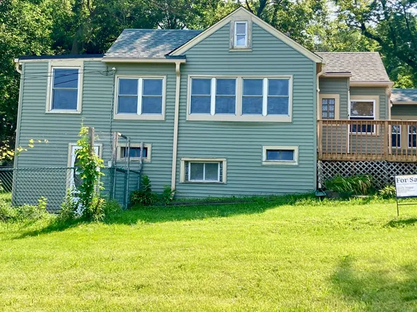 7720 Beach Rd, Wonder Lake, IL 60097