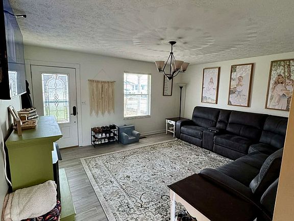 4th image of 817 Cherrywood Ln