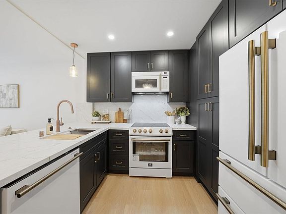2nd image of 6780 Friars Rd Unit 367