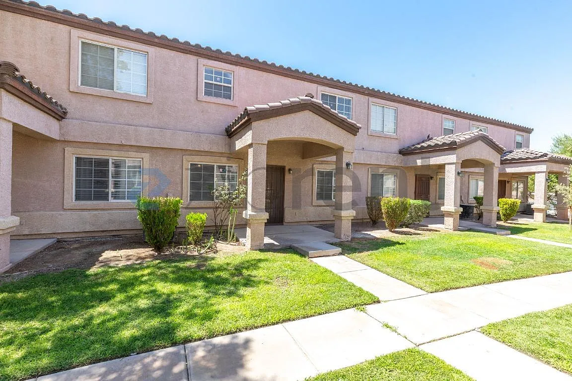 3 bed, 2.5 bath, 1173 sqft, $1,890 — Photo 2