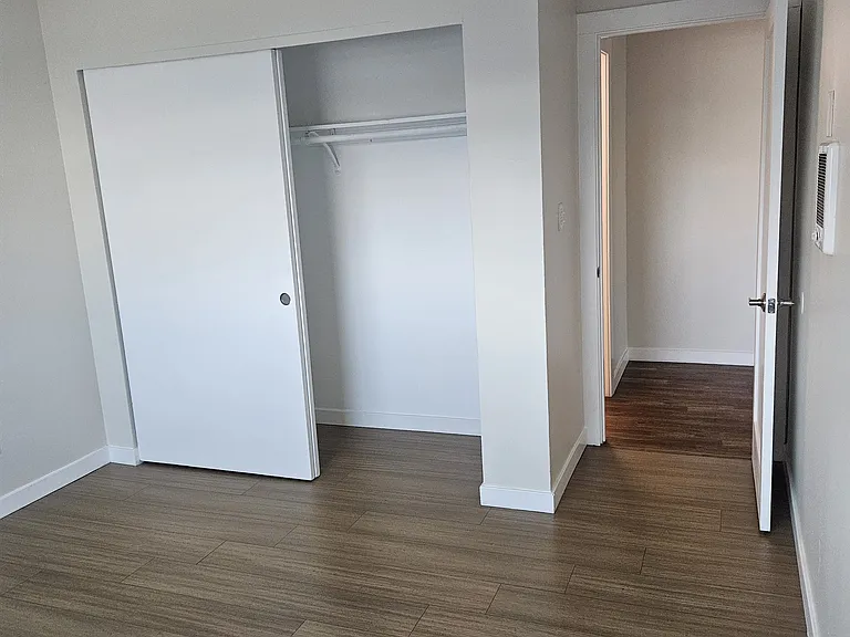 138 Ebony Ave #LOWER A — Photo 6