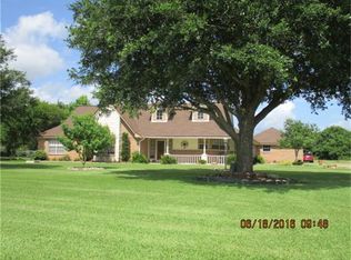 3301 N Valderas St #48, Angleton, TX 77515