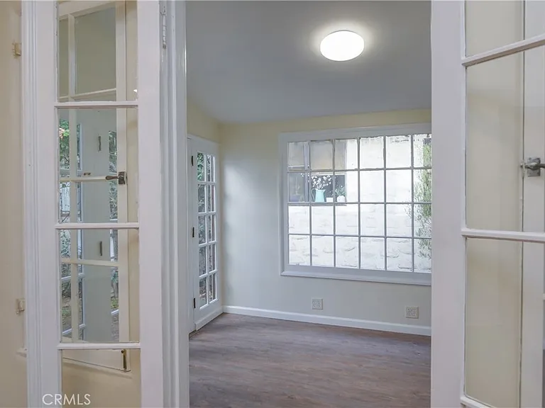 226 S Rexford Dr — Photo 9