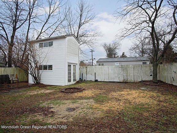 4th image of 1020 Fischer Blvd