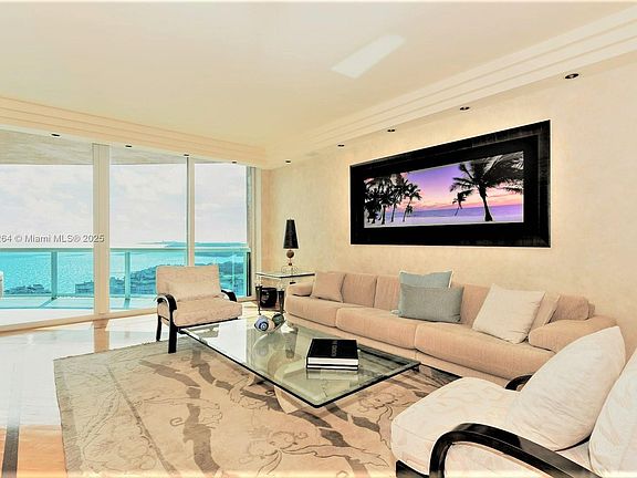5th image of 300 S Pointe Dr APT 3504
