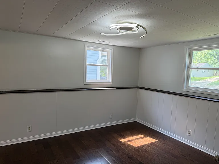 211 E Dresser Rd — Photo 14