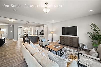 3rd image of 2028 Finchley St