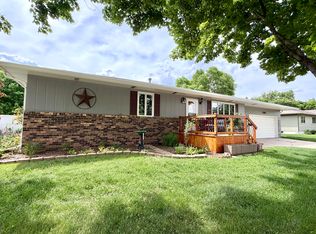1785 Lawnridge Ave SE, Huron, SD 57350