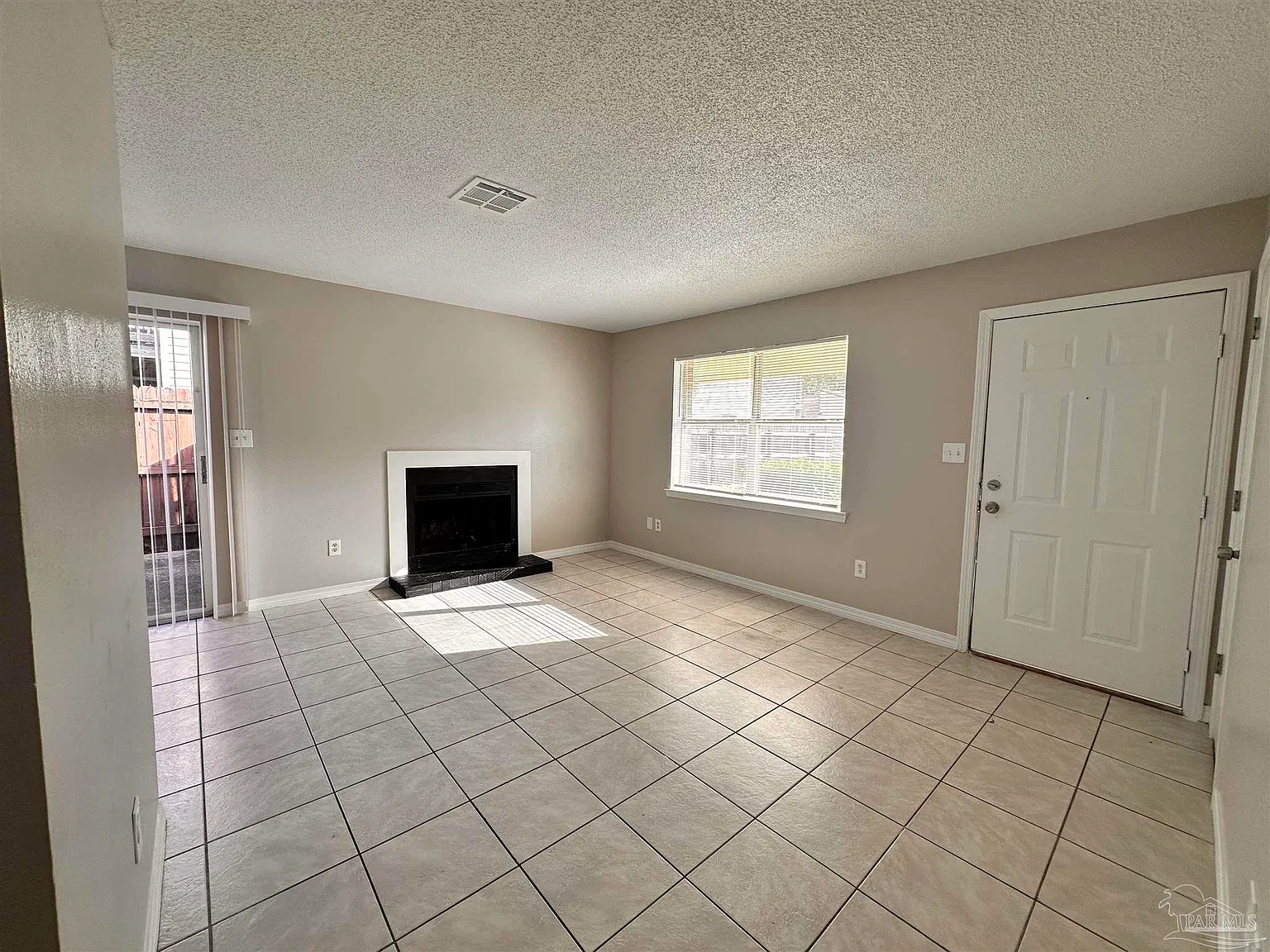1 bed, 655 sqft, $1,050 — Photo 2