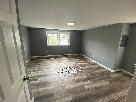 4th image of 23 Salem St #3