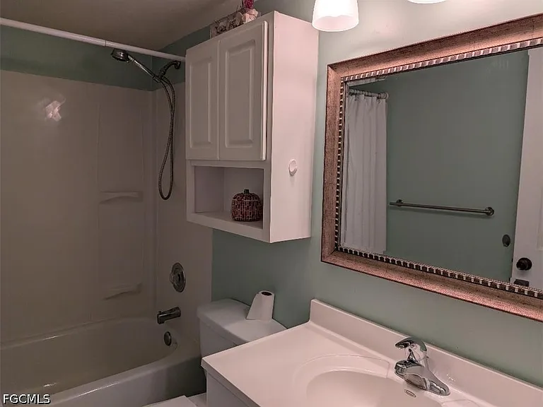 719 SW 47th Ter #202 — Photo 11