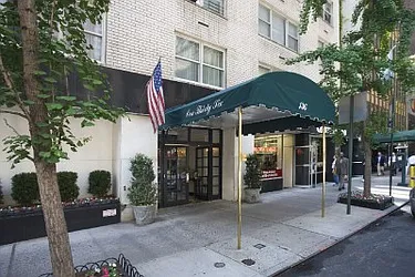 Rented by Classic Marketing- 530 Park1