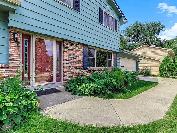 3rd image of 7033 Courtly Rd
