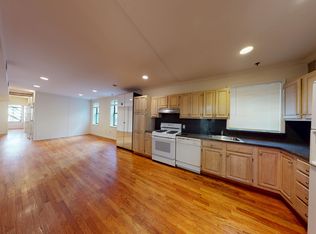 246 E 44th St #4, New York, NY 10017