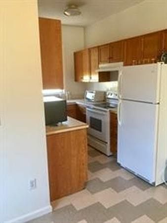 2nd image of 15 Gardner St #1