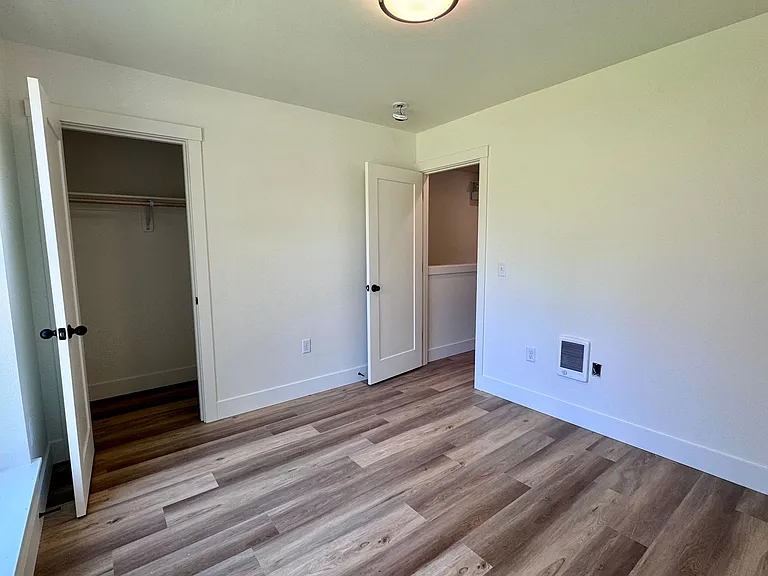 Brand New, Beautiful Townhomes! 2 & 3 Bedrm Units Available — Photo 44