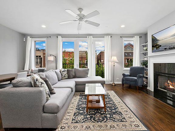 2nd image of 1927 W Belmont Ave #3