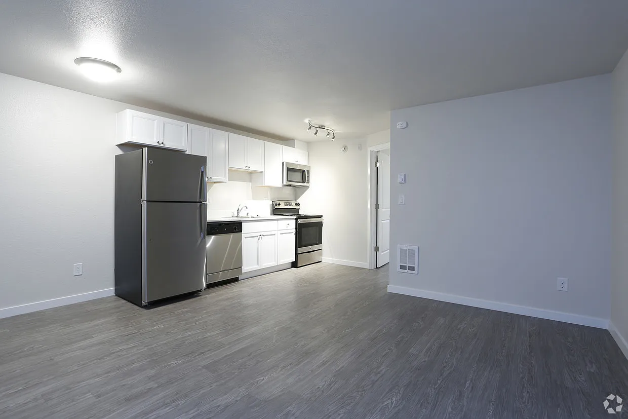 Azure Apartments — Photo 2