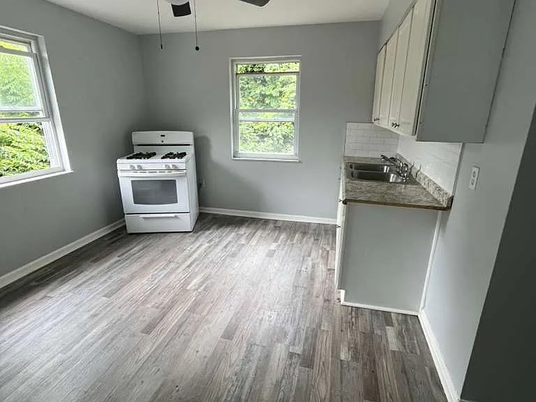 2187 Westwood Northern Blvd — Photo 20