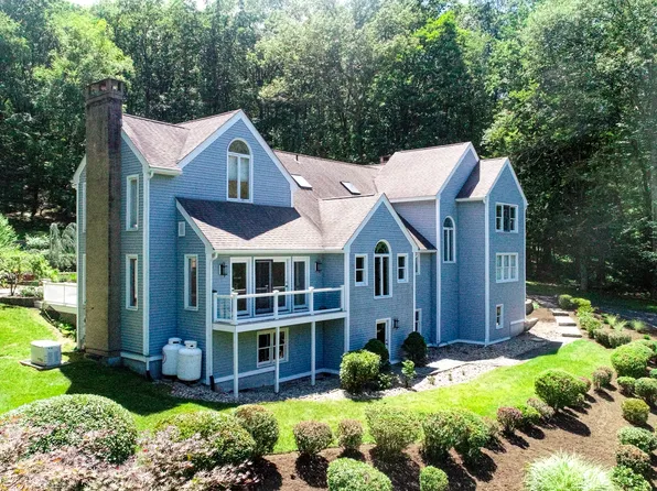 60 Saddle Ridge Road, Glastonbury, CT 06033