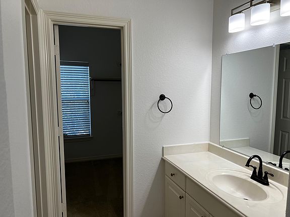 5th image of 22115 Oakcreek Hollow Ln
