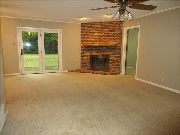 5th image of 162 W Saint Clair Dr