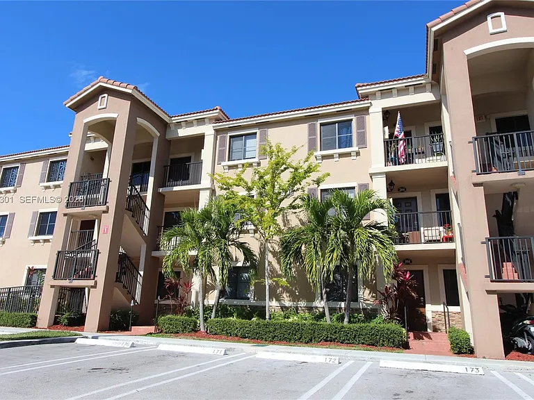 22931 SW 88th Pl #105 — Photo 1