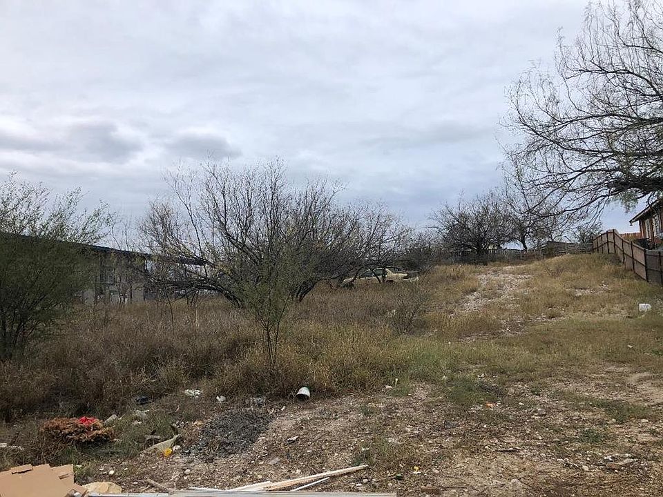 2nd image of 1950 Boulder Ridge Dr