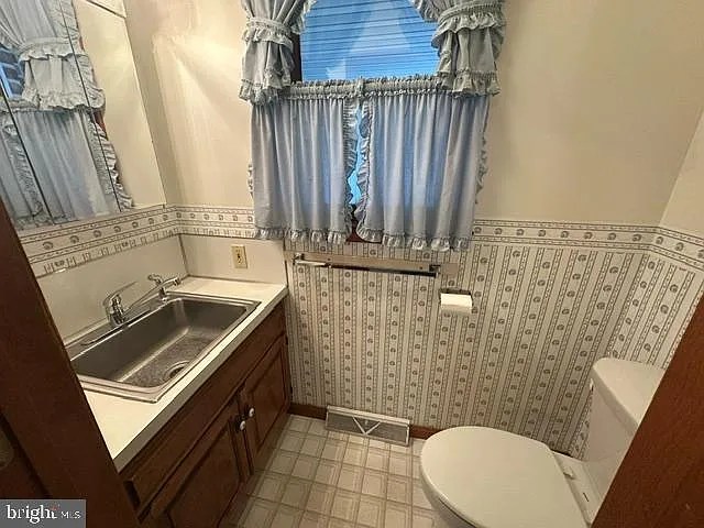 1463 Main St — Photo 15