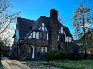 3020 Woodbury Rd, Shaker Heights, OH 44120