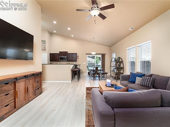 2nd image of 3917 Reindeer Cir