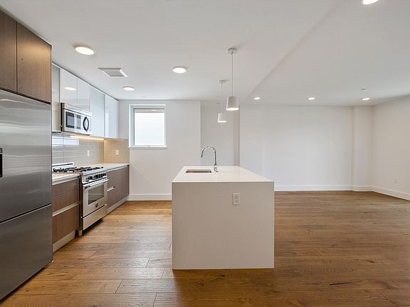 2nd image of 1450 15th St #201
