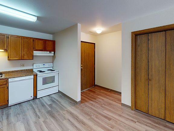 2nd image of 908 Douglas Ave Unit 7