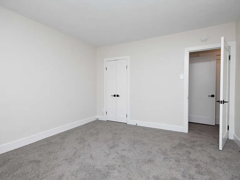 Golf Club Apartments — Photo 12