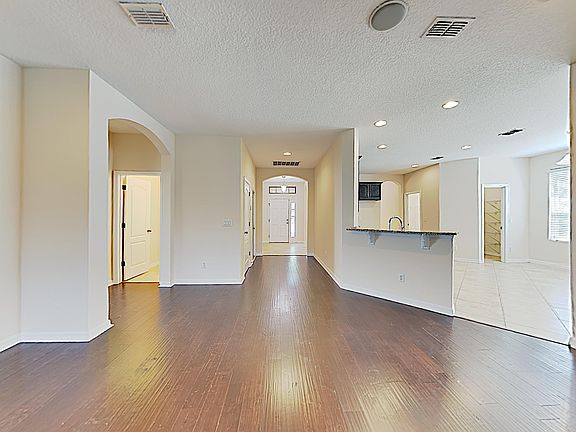 4th image of 113 Berot Cir