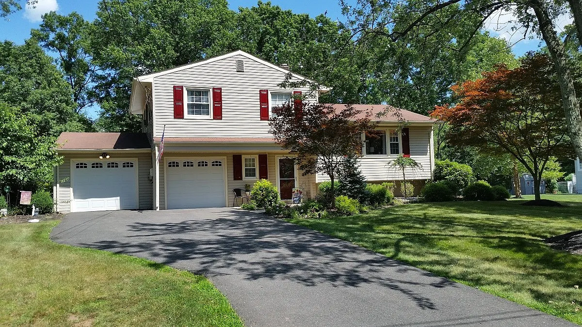 103 Ivy Ln photo 1