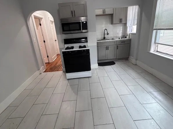 11 Hansborough St Floor 2, Dorchester Center, MA 02124