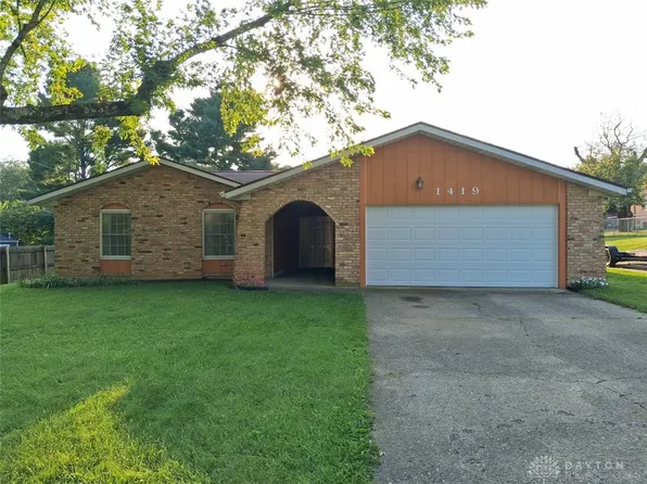 1419 Arlington Dr, Fairborn, OH 45324