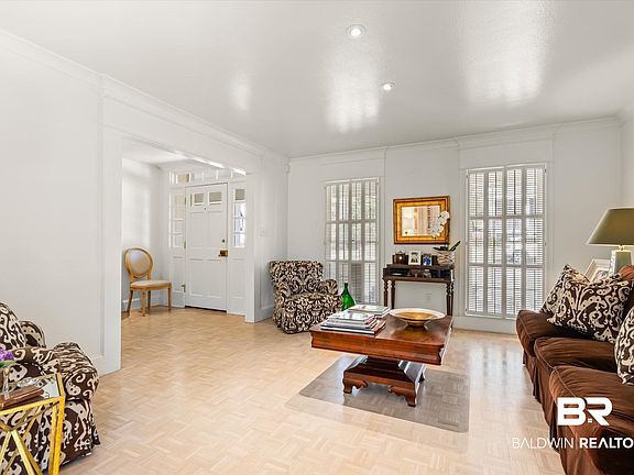 4th image of 3921 McGregor Ct