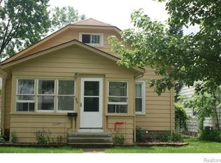 85 Parkview Ave, Mount Clemens, MI 48043