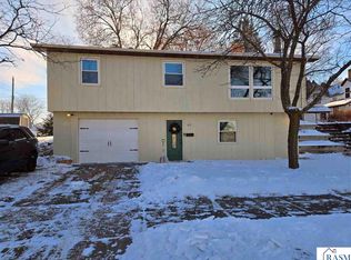 815 6th St N, New Ulm, MN 56073