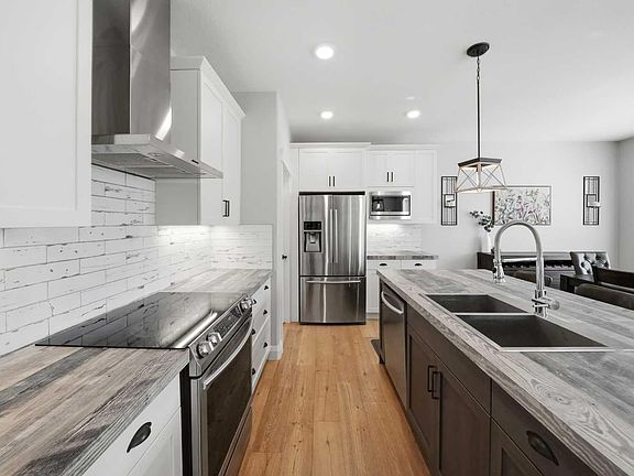 5th image of 110 Longmire Close